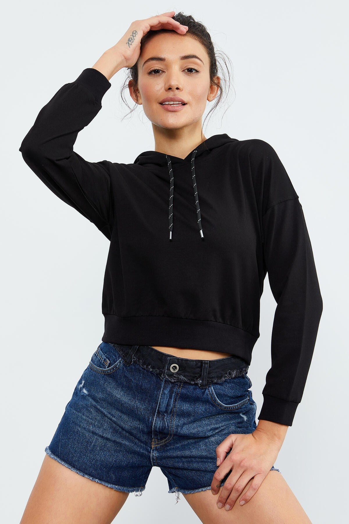 Black Long Sleeve Comfort Fit Hooded Women's Sweatshirt - 97115