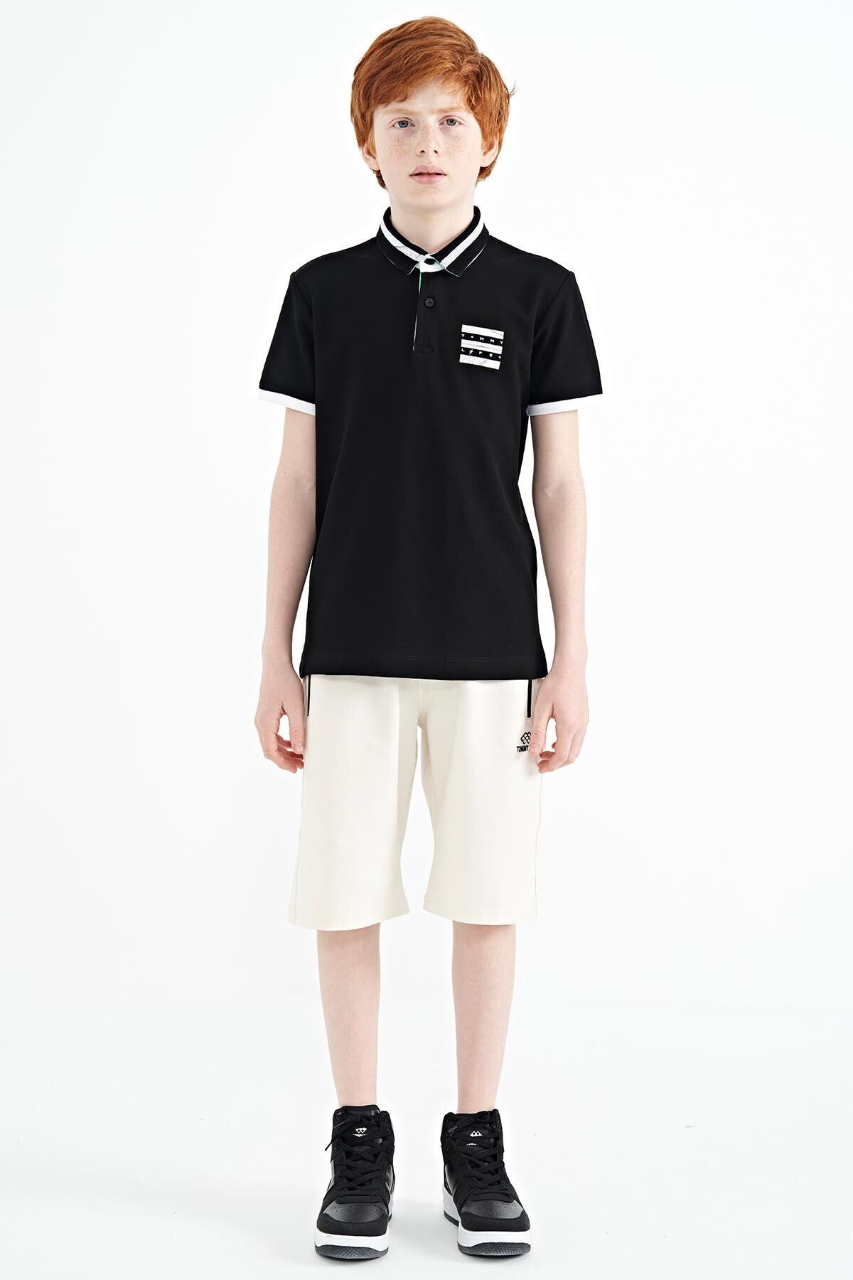 Black Collar Color Block Print Detailed Standard Cut Boys T-Shirt - 11111
