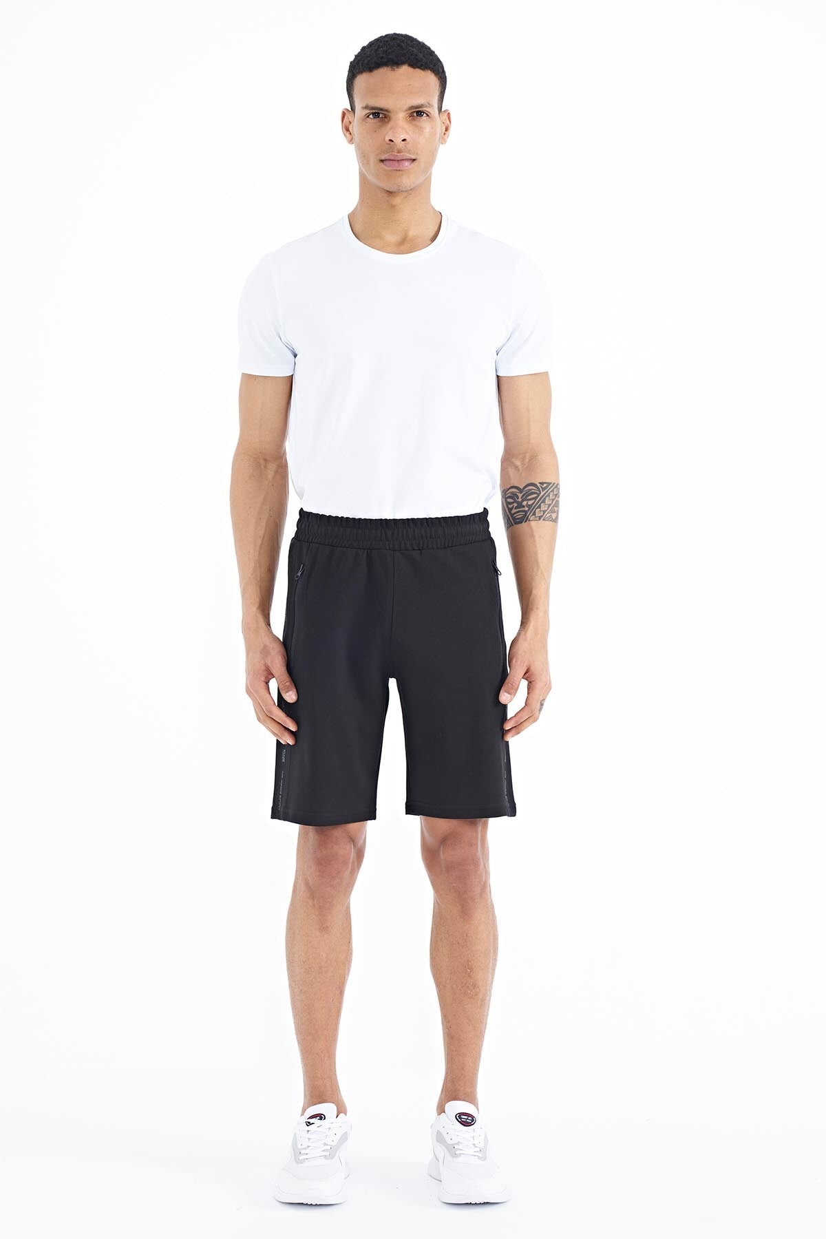 Alfred Black Standard Fit Men's Shorts - 81244