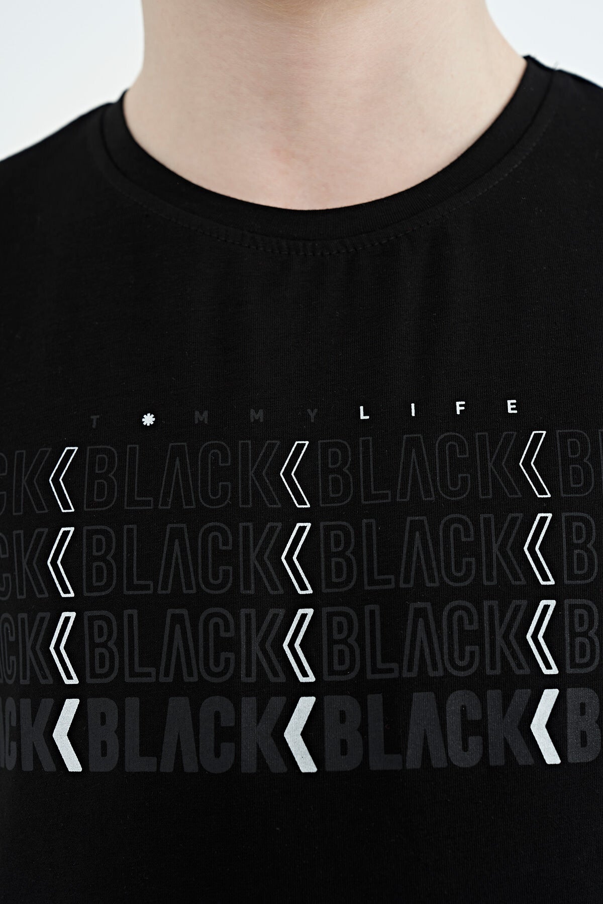 Black Print O Collar Standard Fit Boys' T-Shirt - 11149
