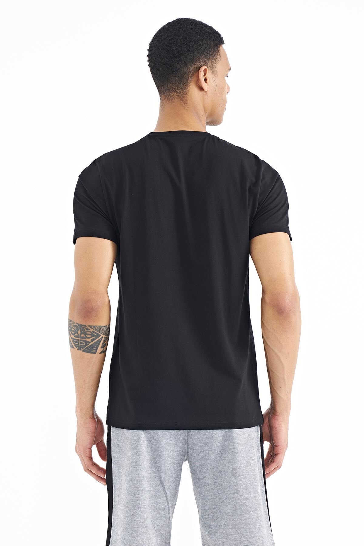 Oscar Black Standard Fit Men's T-Shirt - 88226