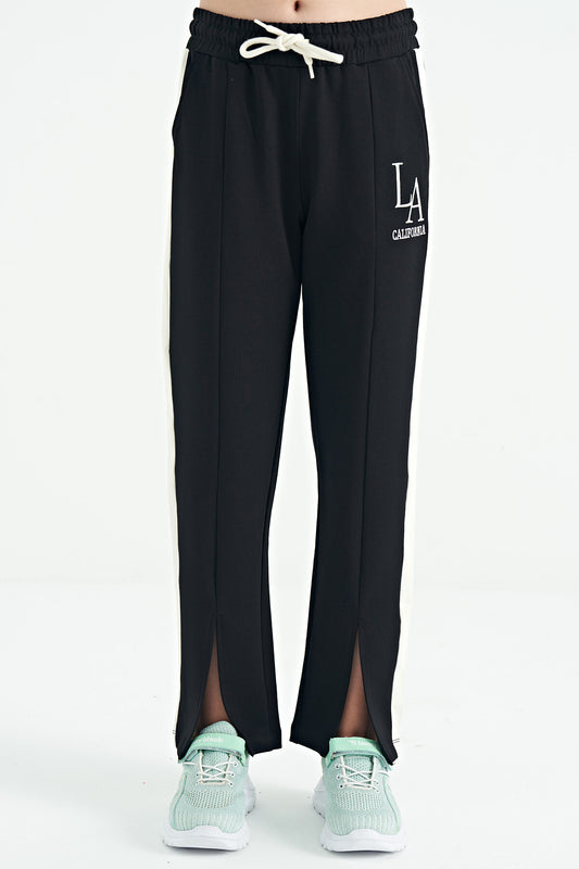 Black Embroidered Detailed Laced Relax Fit Girls Tracksuit Bottom - 75121