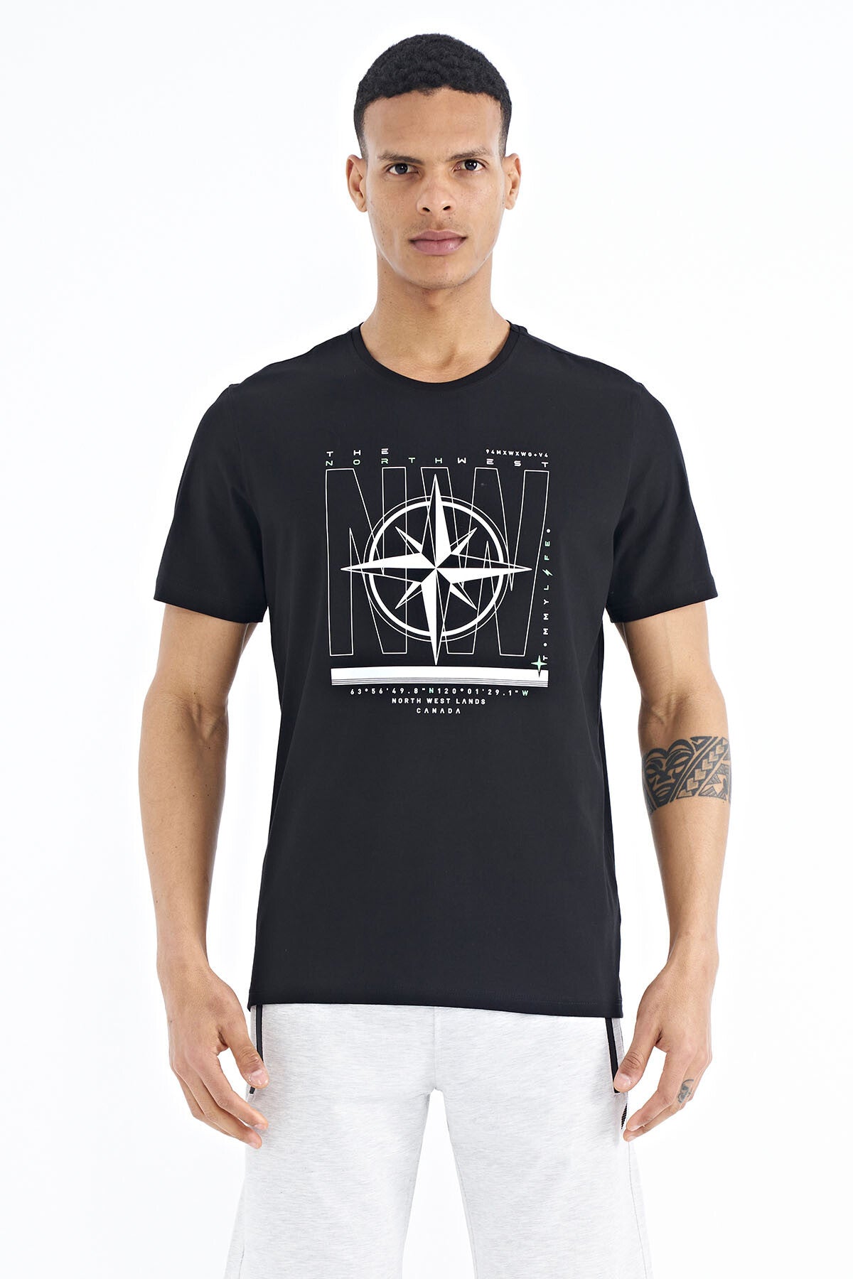 Black Writing and Compass Printed Standard Fit O Collar Men's T-Shirt - 88173