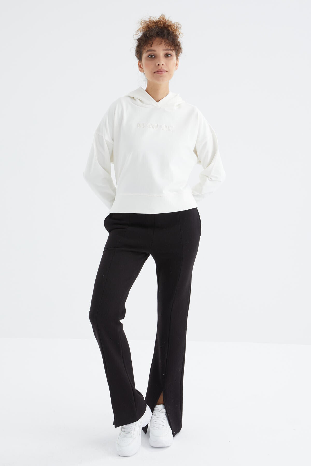 Black High Waist Front Slit Detailed Side Pocket Comfortable Fit Women's Tracksuit Bottom - 94625