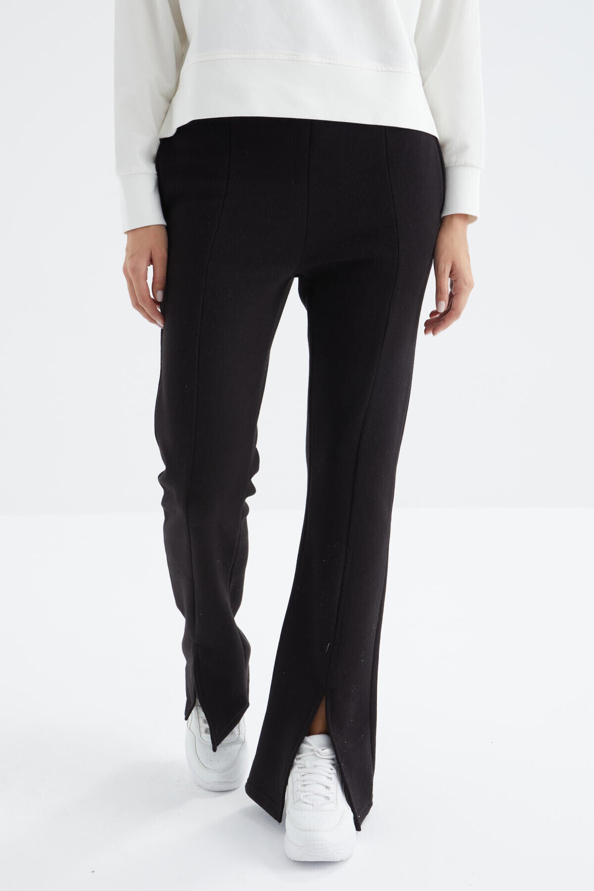 Black High Waist Front Slit Detailed Side Pocket Comfortable Fit Women's Tracksuit Bottom - 94625