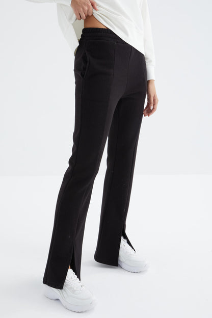 Black High Waist Front Slit Detailed Side Pocket Comfortable Fit Women's Tracksuit Bottom - 94625