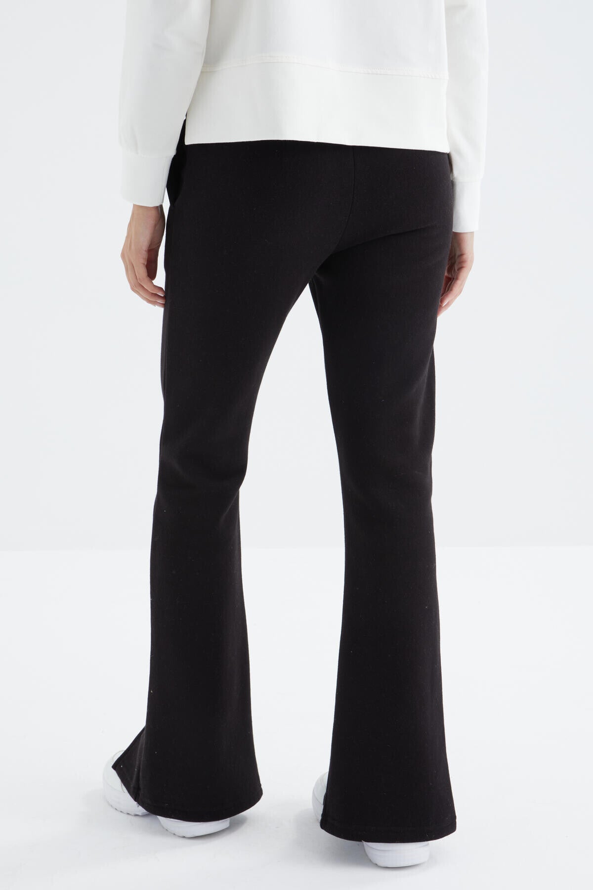 Black High Waist Front Slit Detailed Side Pocket Comfortable Fit Women's Tracksuit Bottom - 94625
