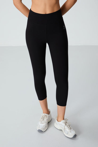 Black high waist slim fit narrow sleeve women capri tights - 93097