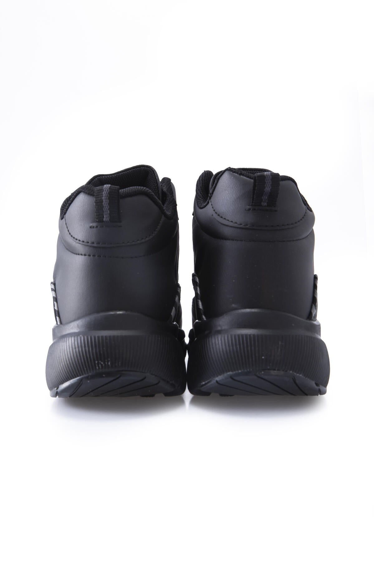 Black High Ankle Strapped High Sole Men's Sports Shoe - 89094