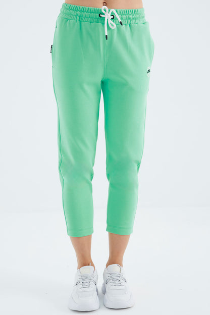 Light Green Laced Pocket Detailed Relax Fit Women's Tracksuit Bottom - 94644
