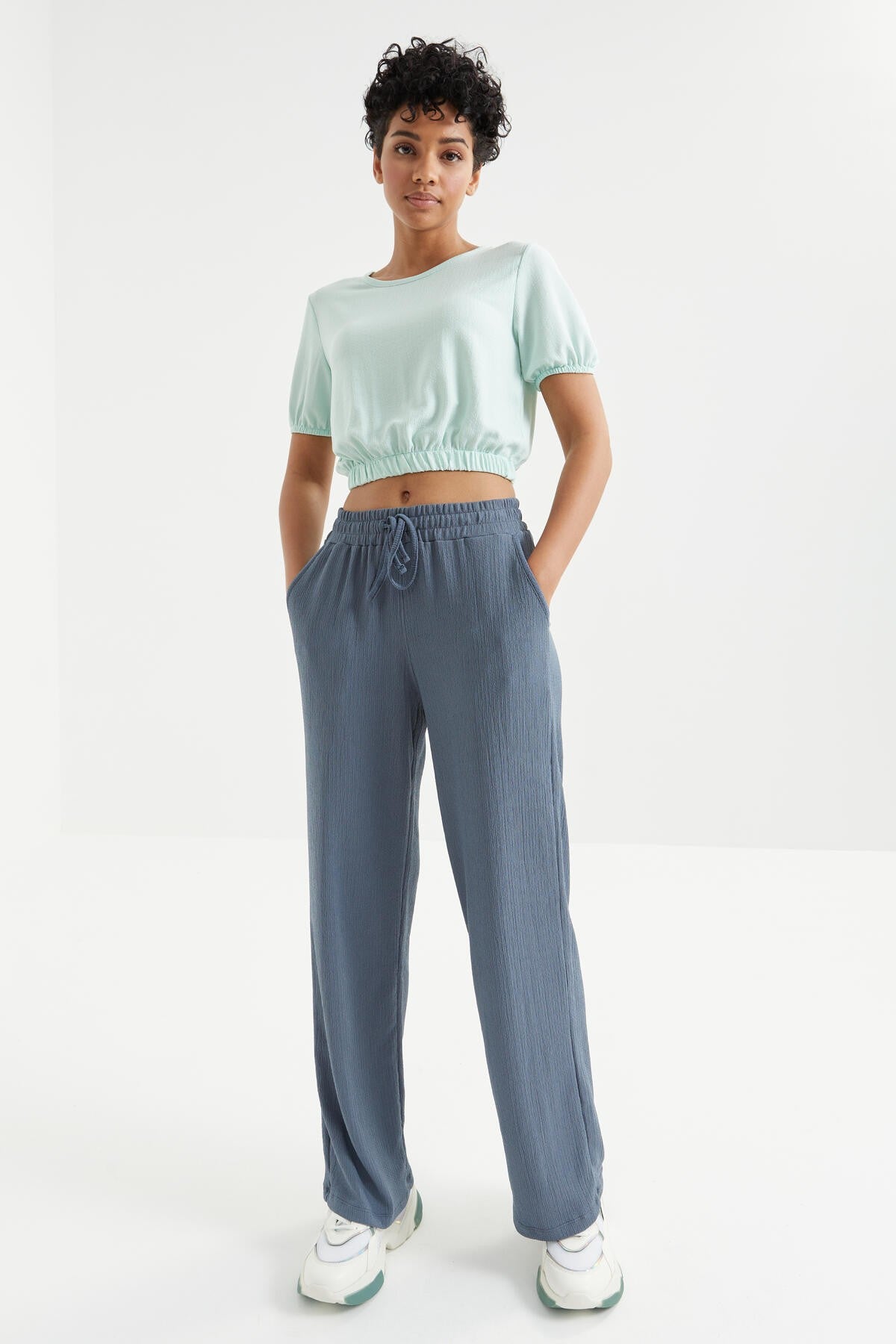 Light Green Balloon Sleeve Collar Elastic Waist Crinkle Fabric Women's Crop Top T-Shirt - 97221
