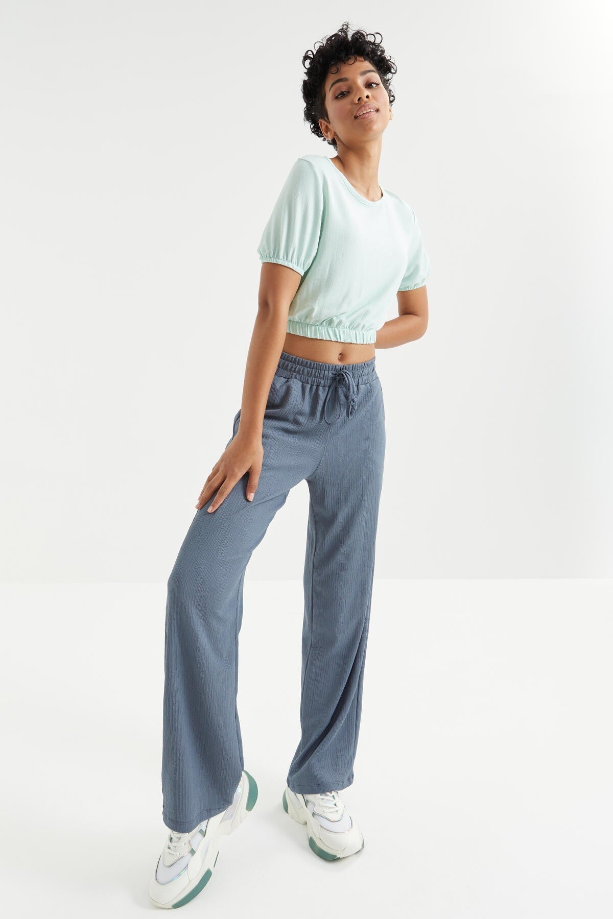 Light Green Balloon Sleeve Collar Elastic Waist Crinkle Fabric Women's Crop Top T-Shirt - 97221
