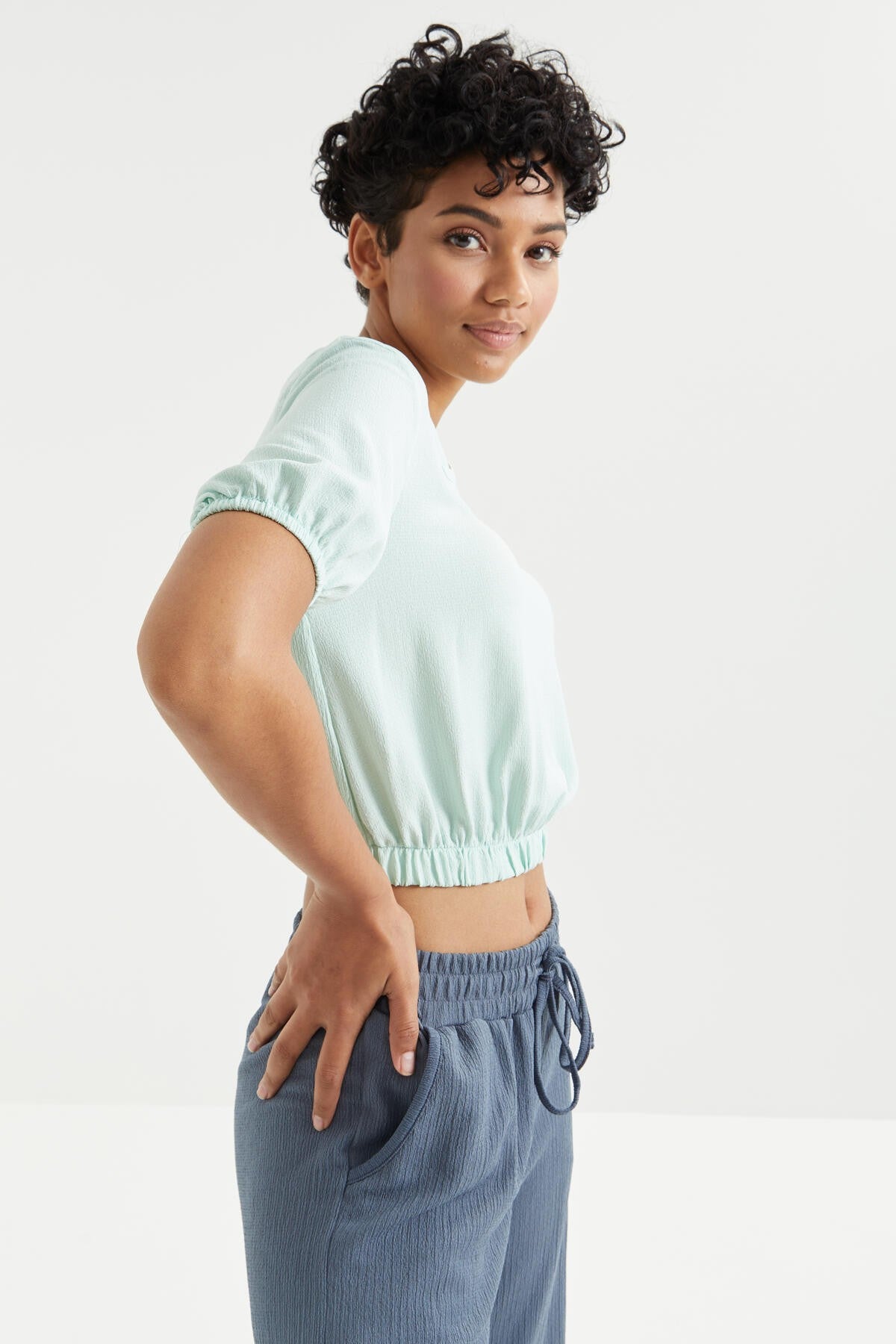 Light Green Balloon Sleeve Collar Elastic Waist Crinkle Fabric Women's Crop Top T-Shirt - 97221