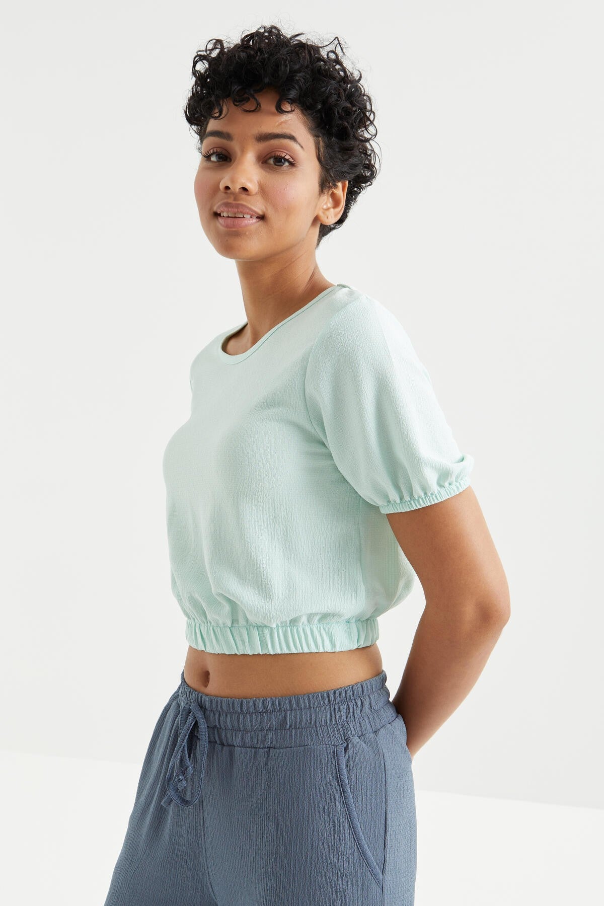 Light Green Balloon Sleeve Collar Elastic Waist Crinkle Fabric Women's Crop Top T-Shirt - 97221