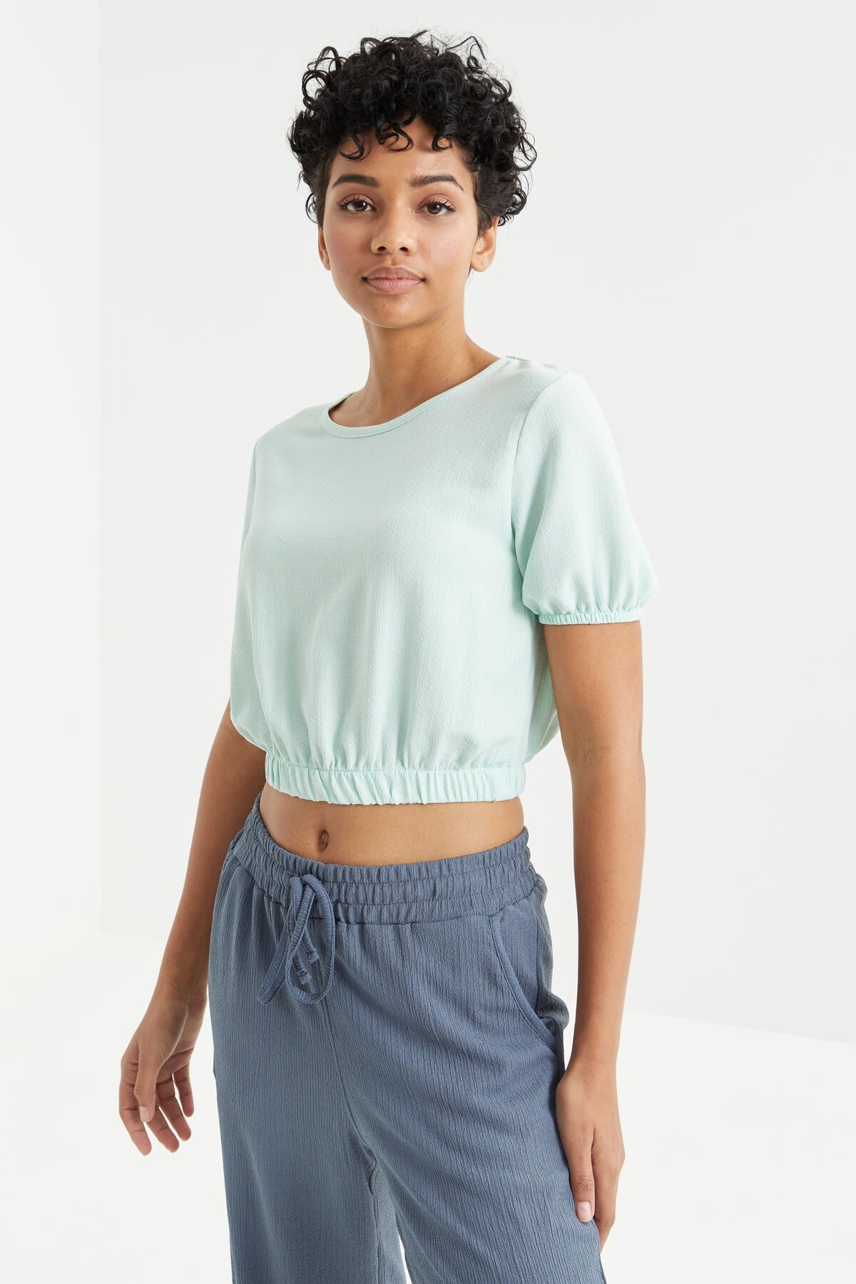 Light Green Balloon Sleeve Collar Elastic Waist Crinkle Fabric Women's Crop Top T-Shirt - 97221