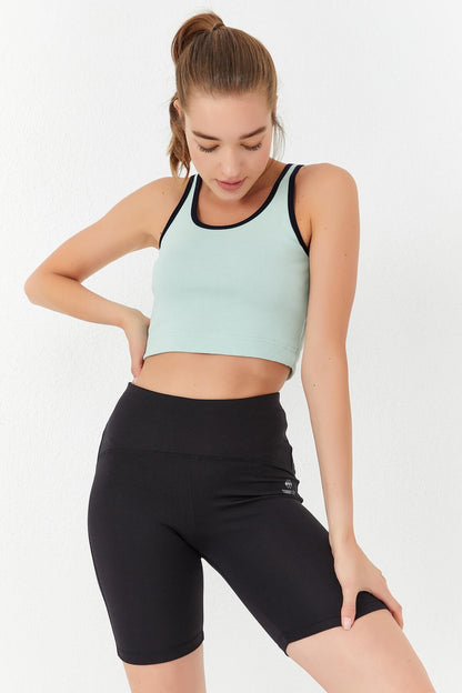 Light Green Basic Zero Sleeve Narrow Fit U Neck Women's Crop Top Singlet - 97162