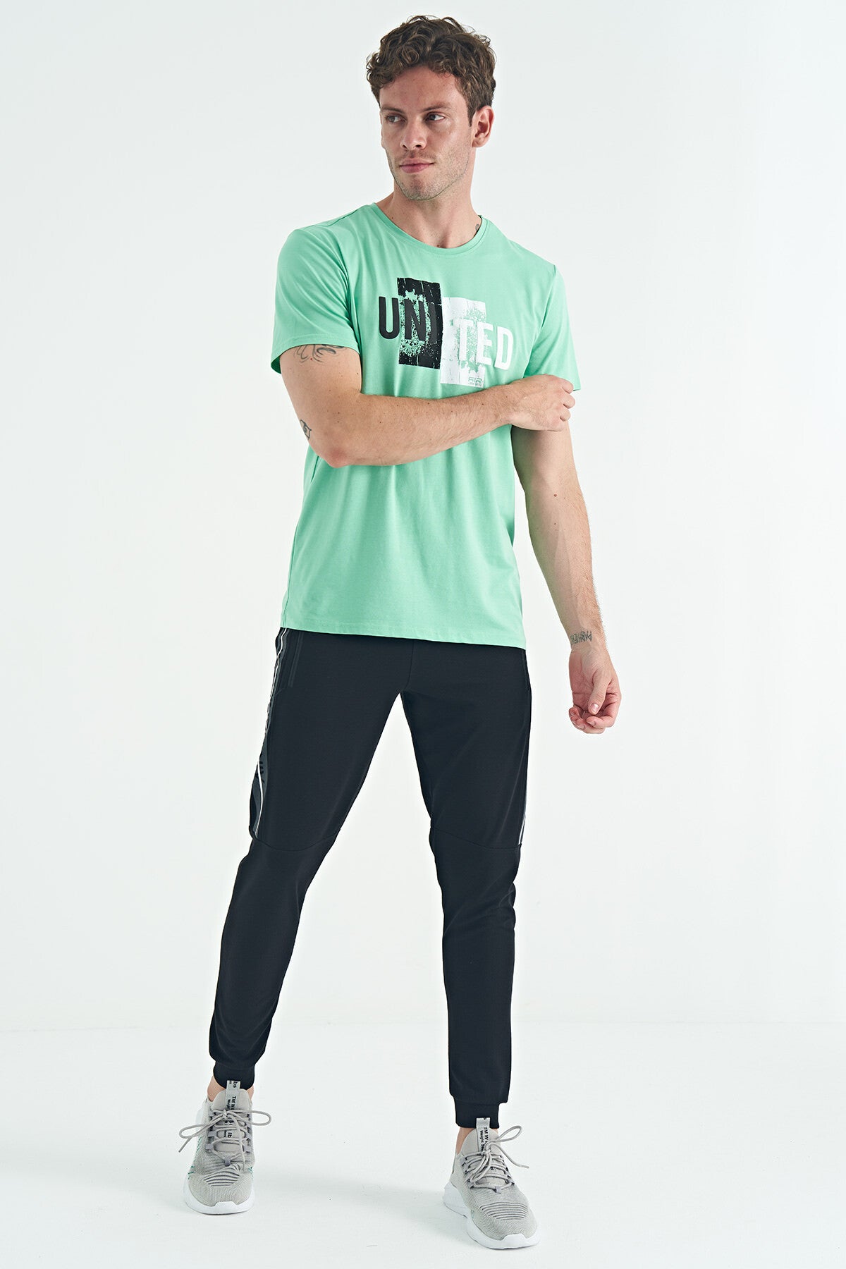 Elvis Water Green Standard Fit Men's T-Shirt - 88218