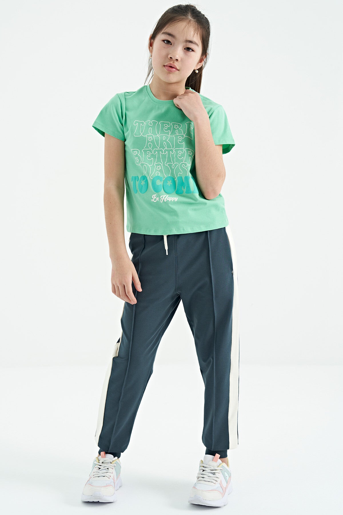 Light Green O Collar Printed Comfort Fit Short Sleeve Cropped Girl's T-Shirt - 75118