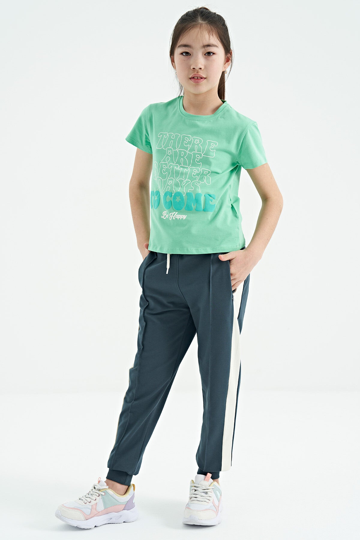 Light Green O Collar Printed Comfort Fit Short Sleeve Cropped Girl's T-Shirt - 75118