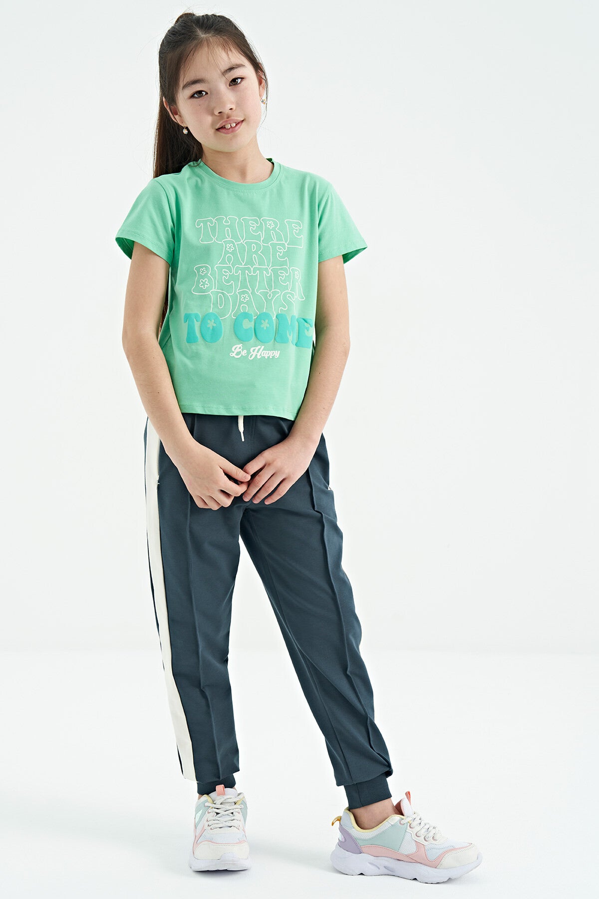 Light Green O Collar Printed Comfort Fit Short Sleeve Cropped Girl's T-Shirt - 75118
