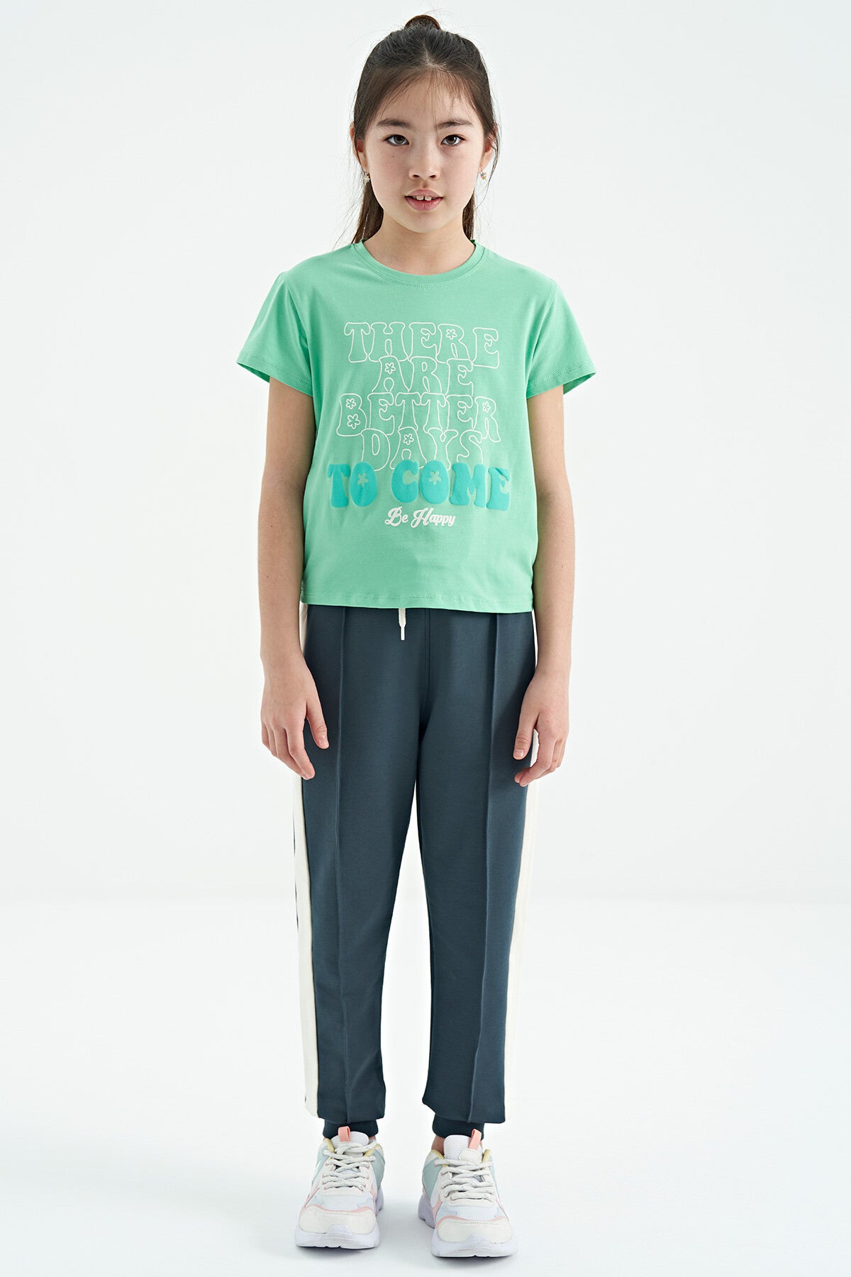 Light Green O Collar Printed Comfort Fit Short Sleeve Cropped Girl's T-Shirt - 75118