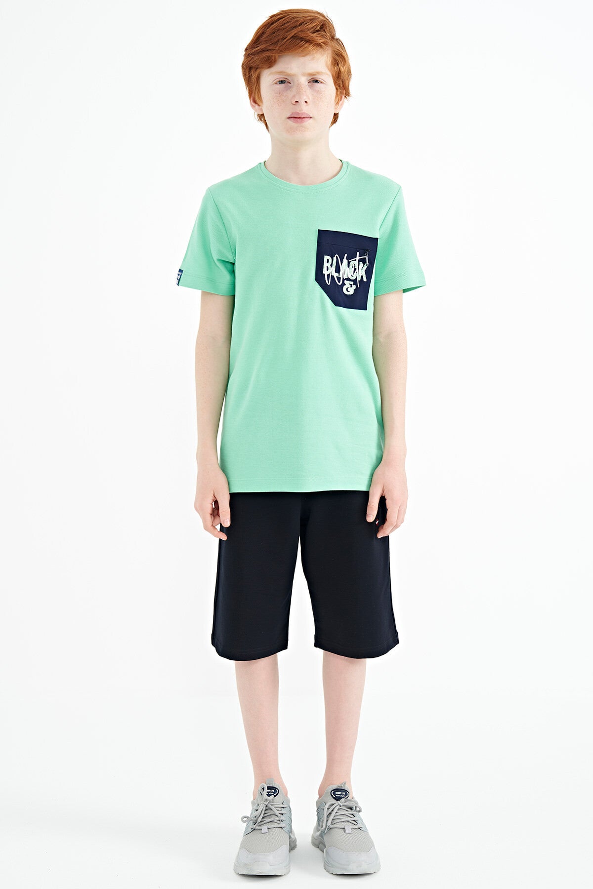 Light Green Front Pocket Embroidered O Collar Standard Fit Boys' T-Shirt - 11116