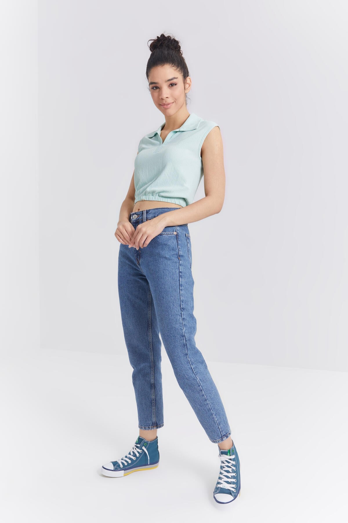 Olive Green Polo Collar Elastic Waist Crinkle Fabric Women's Crop Top T-Shirt - 97223