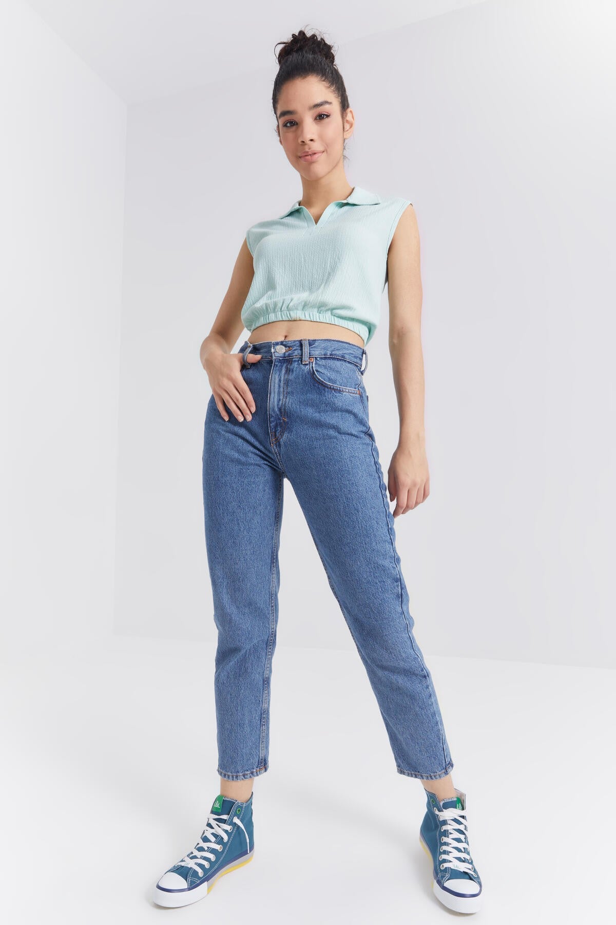 Olive Green Polo Collar Elastic Waist Crinkle Fabric Women's Crop Top T-Shirt - 97223