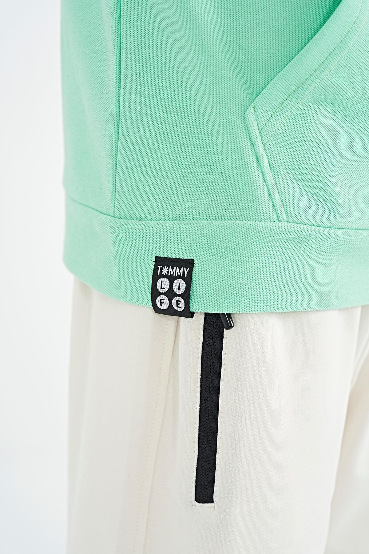 Green Block Color Kangaroo Pocket Hooded Oversize Boys T-Shirt - 11150
