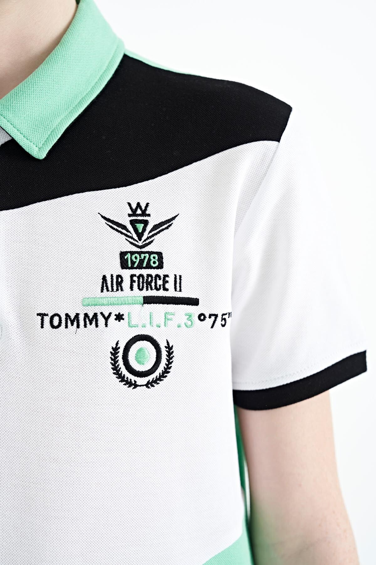 Block Embroidered Detailed Standard Pattern Polo Collar Boys T-Shirt - 11088