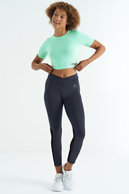 Backless Standard Fit O Collar Women's Crop T-Shirt - 97265