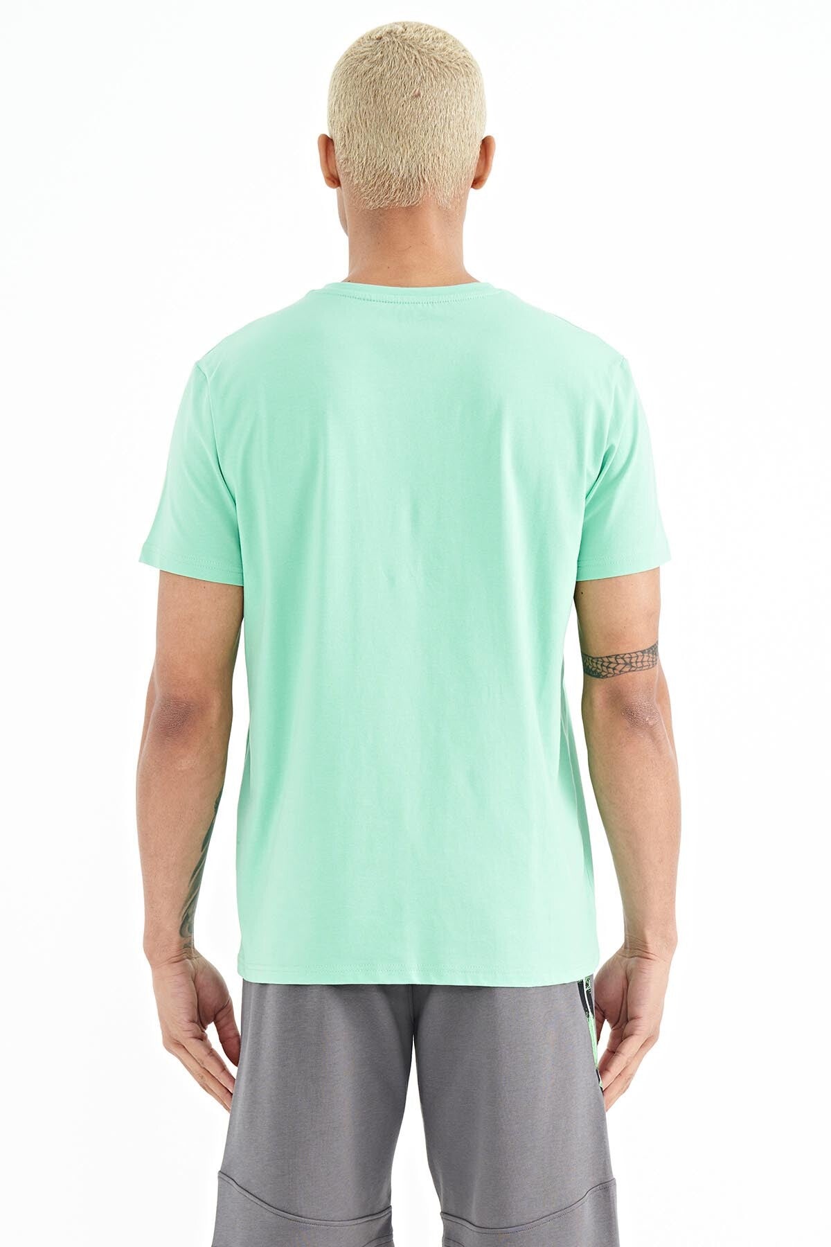 Otis Water Green Standard Fit Men's T-Shirt - 88228