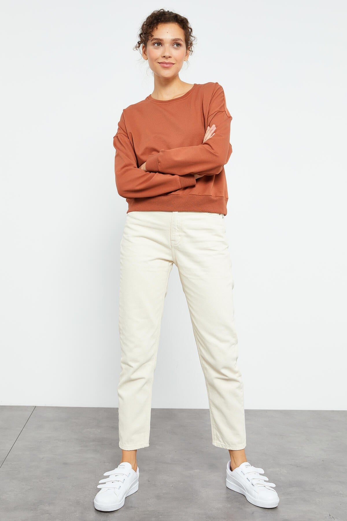 Cinnamon Basic Comfort Fit O Neck Women's Sweatshirt - 97114