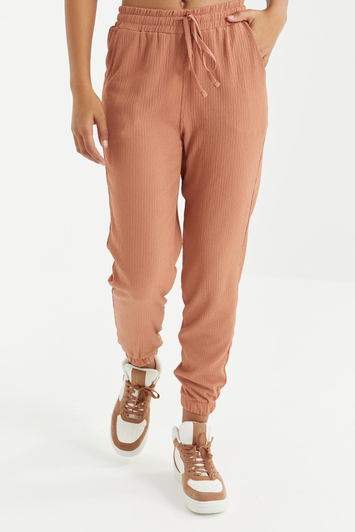 Cinnamon Waist-Gathered Laced Jogger Crinkled Fabric Women's Tracksuit Bottom - 94620