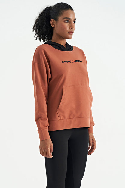 Cinnamon Women's Hooded Kangaroo Pocket Women's Oversize Sweatshirt - 97161