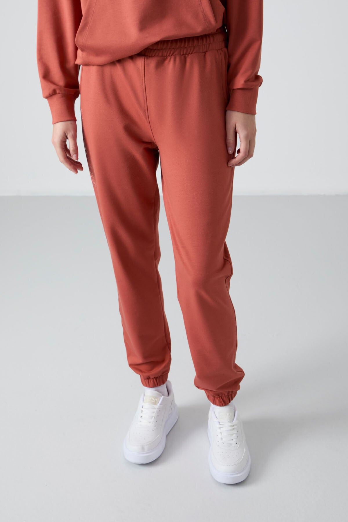 Cinnamon Hooded Kangaroo Pocket Oversize Elastic Cuff Women's Tracksuit Set - 95288