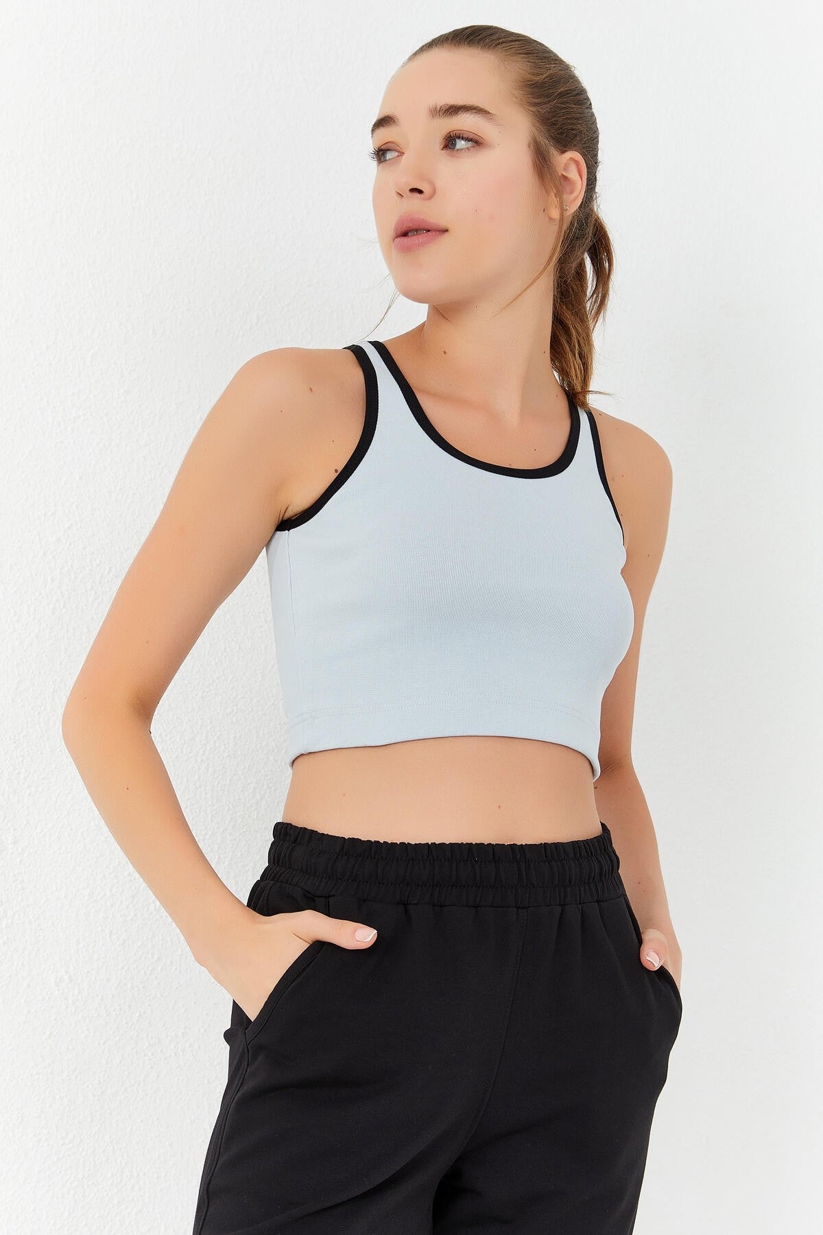 Stone Basic Zero Sleeve Narrow Fit U Collar Women's Crop Top Singlet - 97162