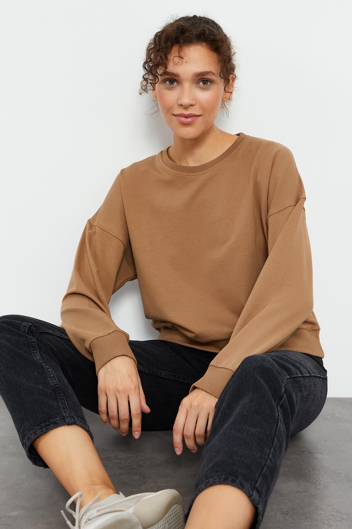 Basic Comfort Fit Round Neck Women's Sweatshirt - 97114
