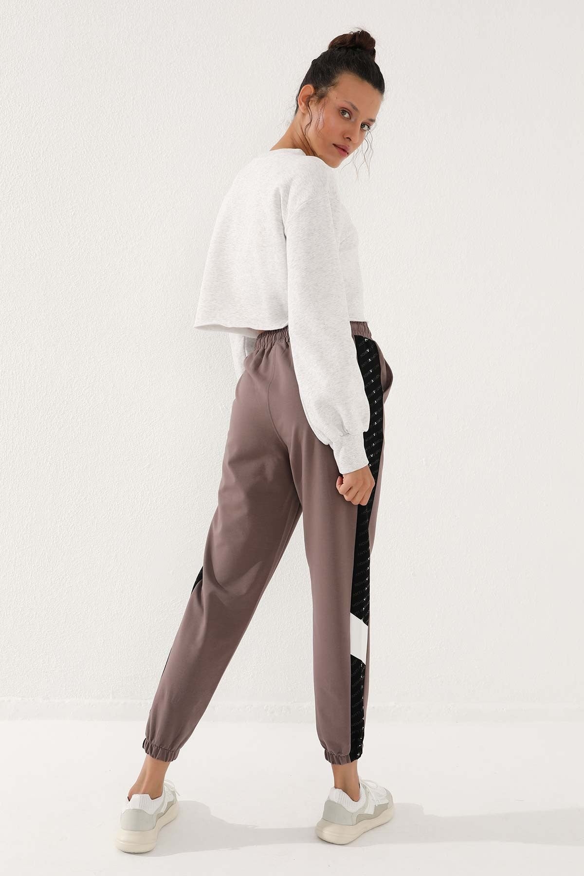 Striped Earth Detailed Jogger Comfort Fit Elastic Cuff Women's Tracksuit Bottom - 94579