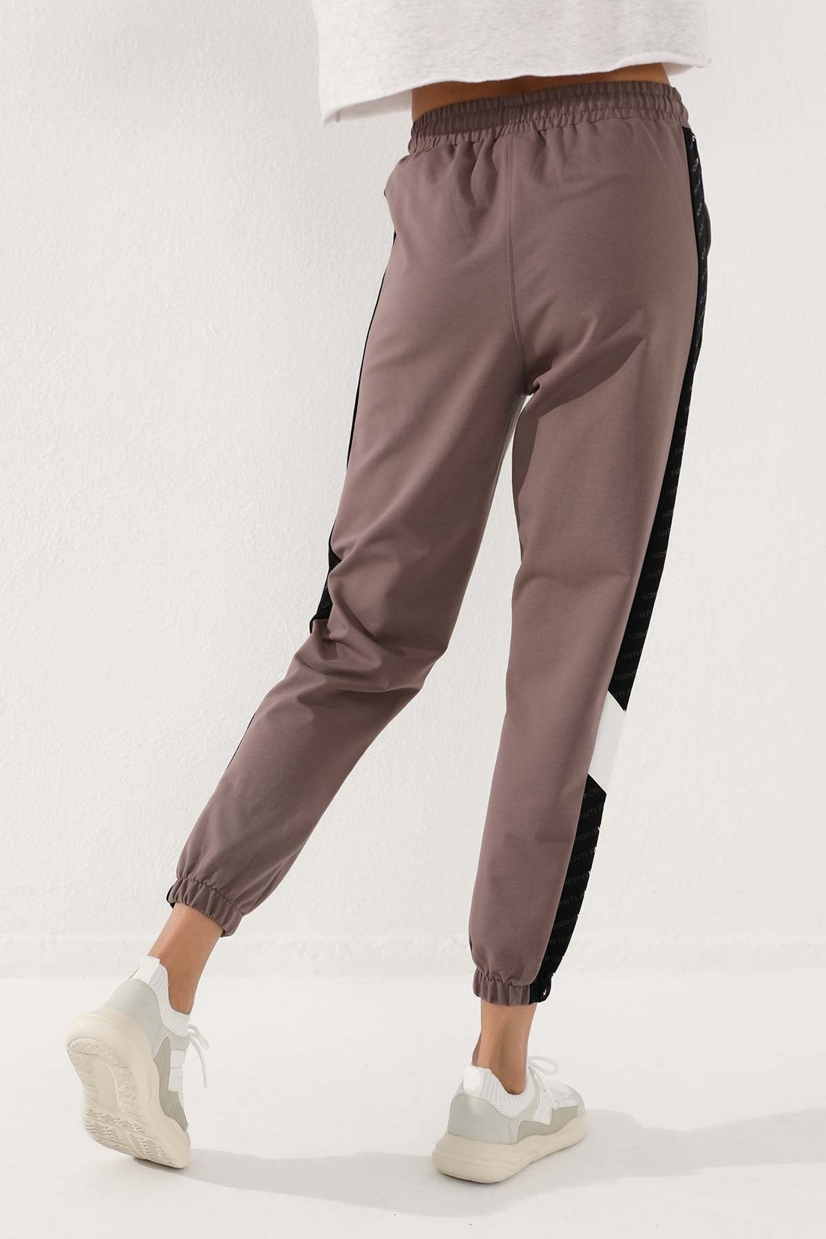 Striped Earth Detailed Jogger Comfort Fit Elastic Cuff Women's Tracksuit Bottom - 94579