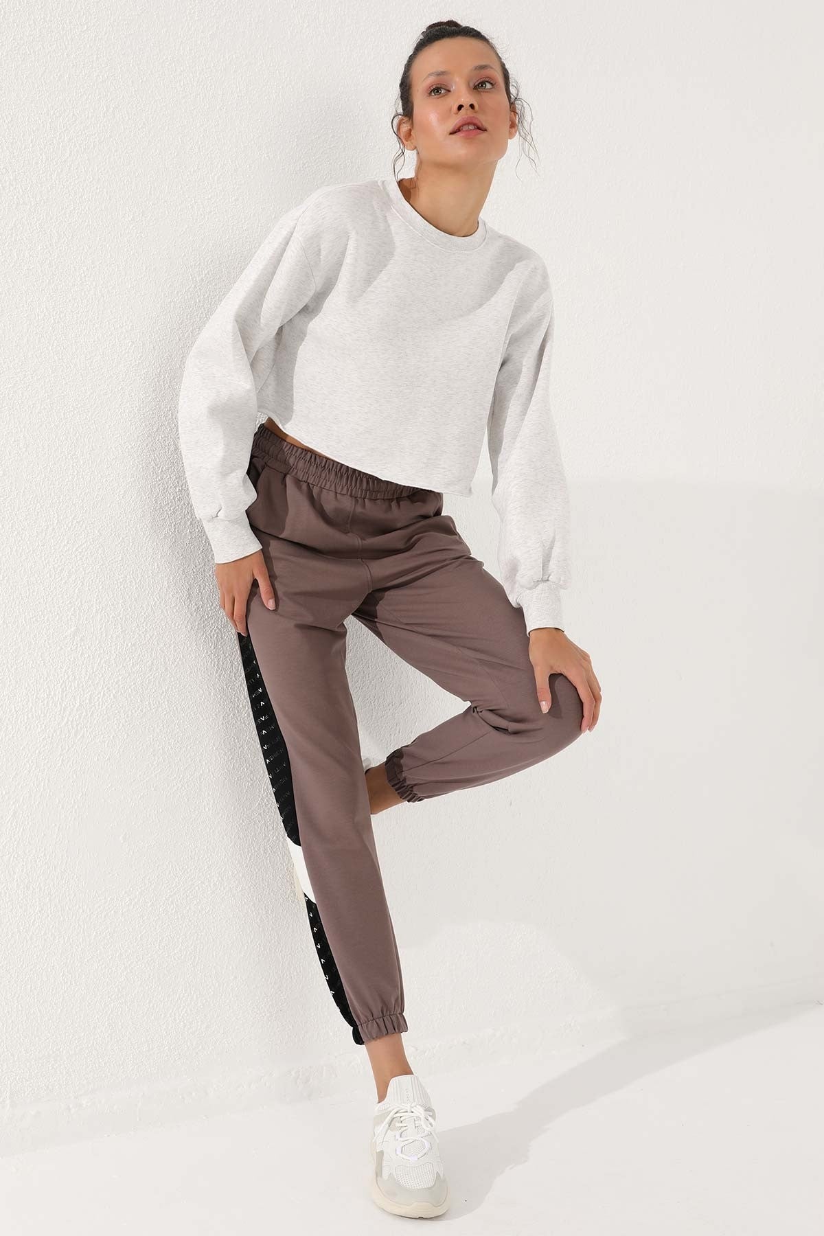 Striped Earth Detailed Jogger Comfort Fit Elastic Cuff Women's Tracksuit Bottom - 94579