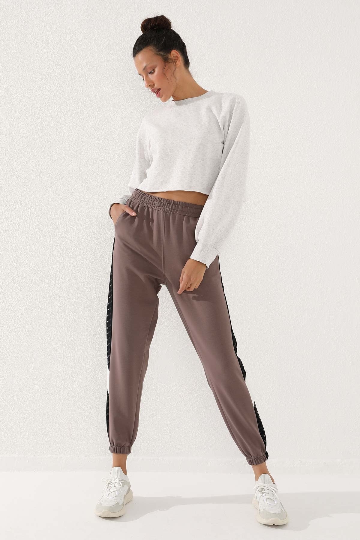 Striped Earth Detailed Jogger Comfort Fit Elastic Cuff Women's Tracksuit Bottom - 94579