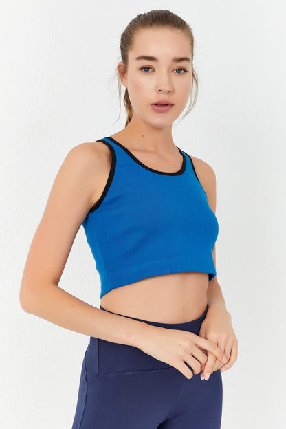 Turquoise Basic Zero Sleeve Narrow Fit U Neck Women's Crop Top Singlet - 97162