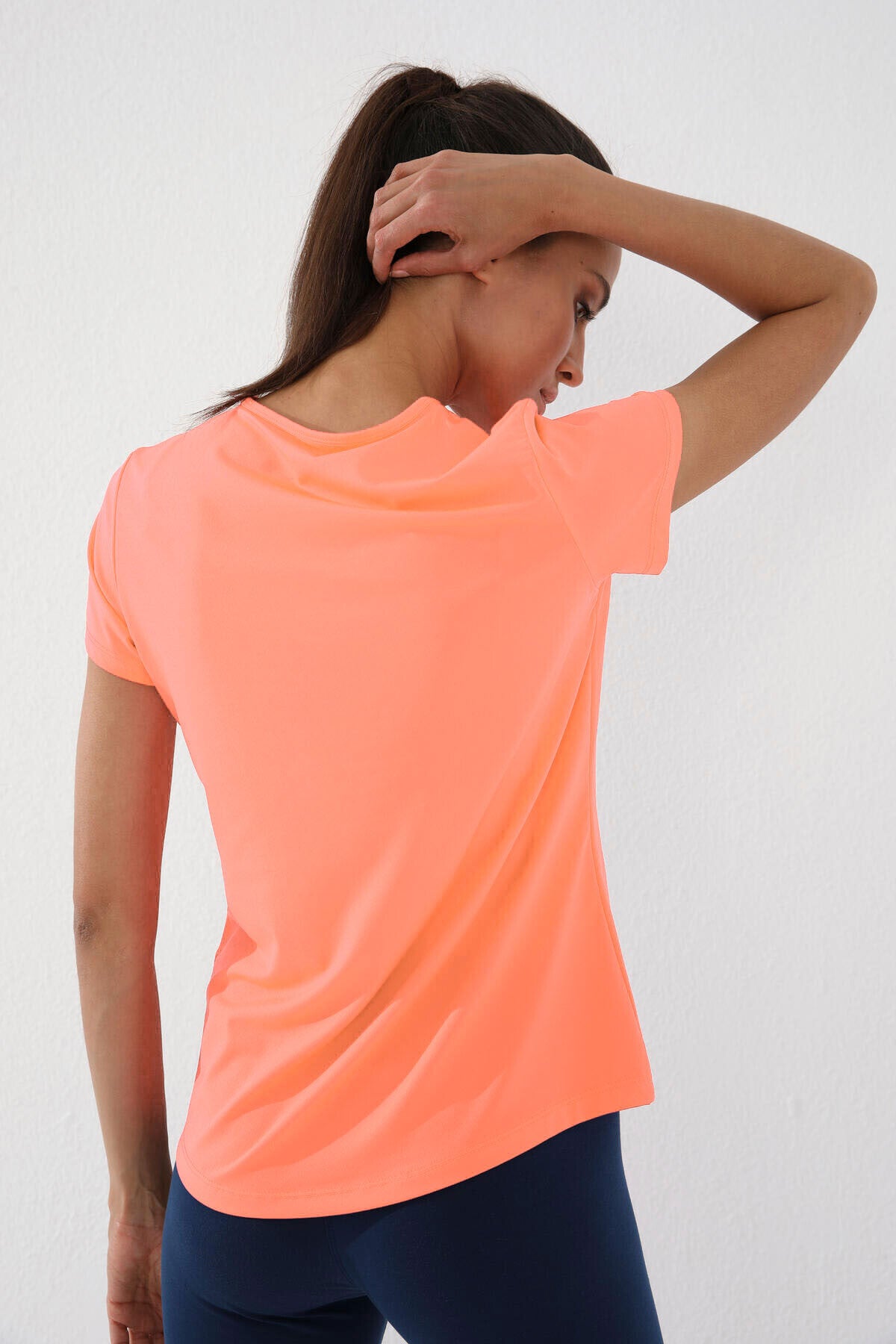 Basic Round Neck Short Sleeve Standard Fit Women's T-Shirt - 97144