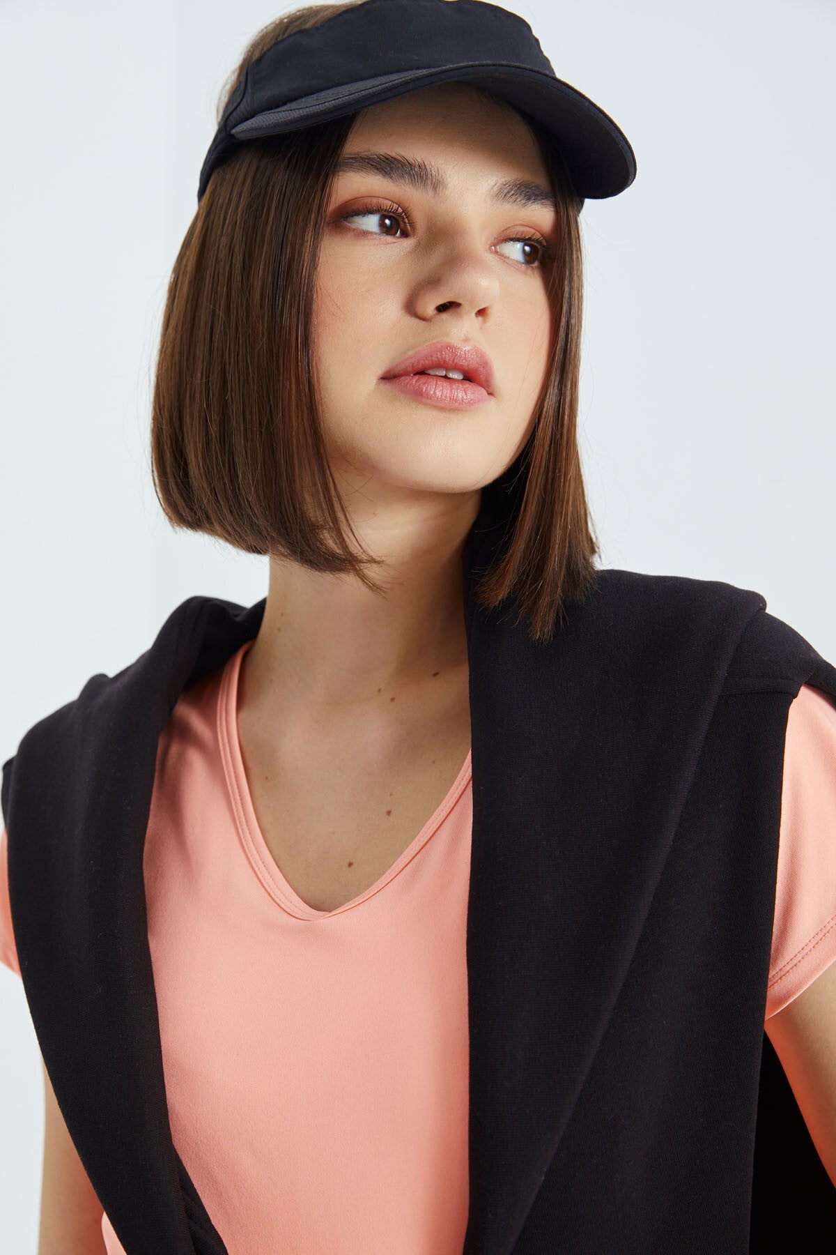 Basic Round Neck Short Sleeve Regular Fit V-Neck Women's T-Shirt - 97145