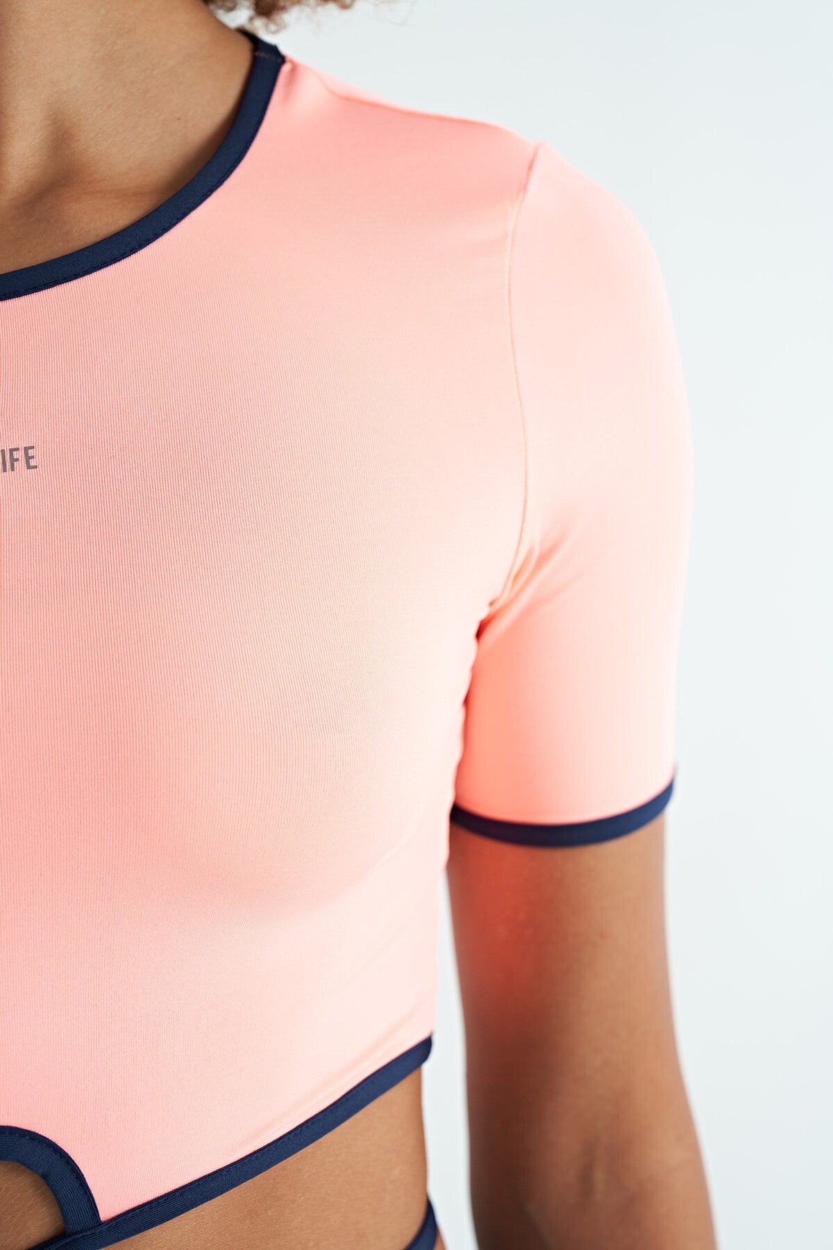 Neckline Tie-Waist Detailed O Collar Standard Cut Diver Fabric Women's Crop T-Shirt - 97266