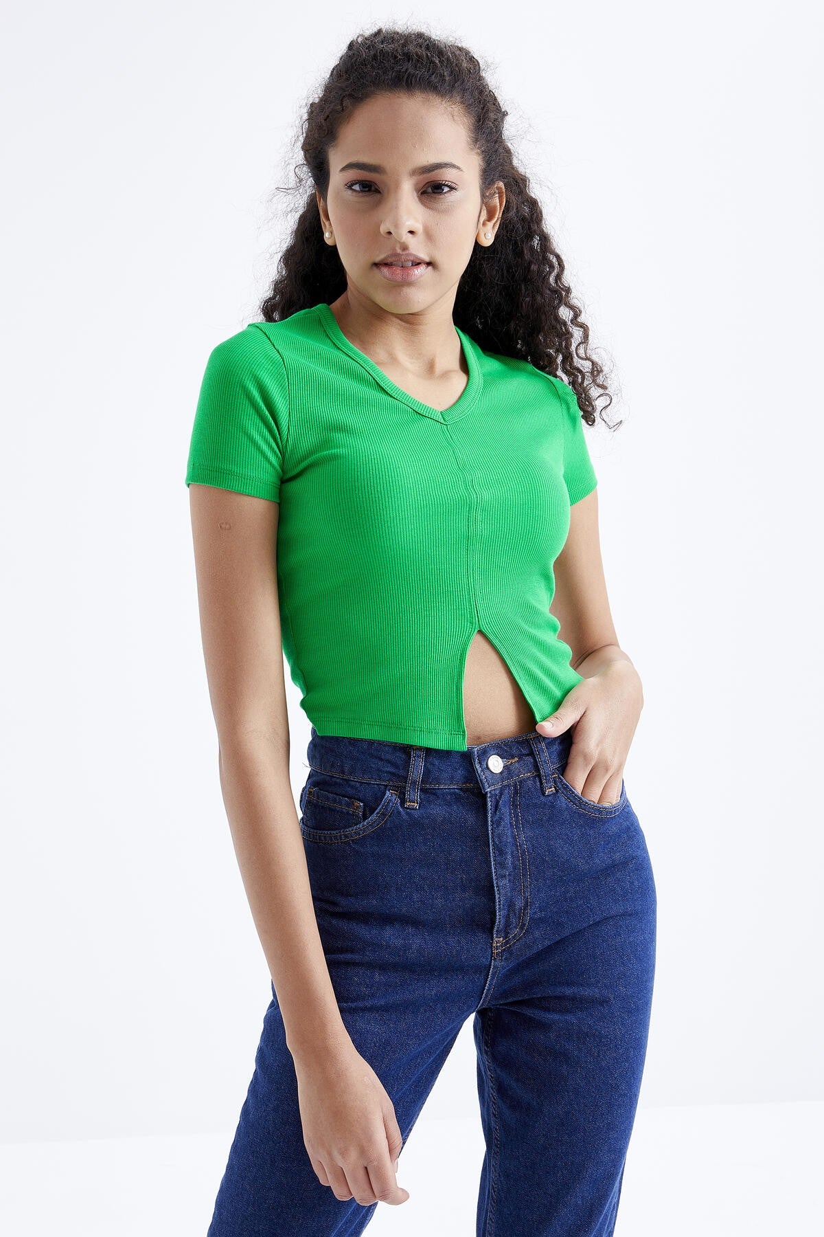 Green Basic Front Slit V Neck Women's Crop Top T-Shirt - 97206