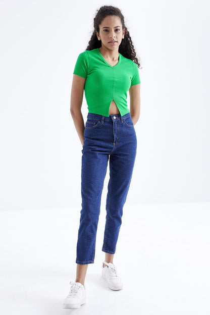 Green Basic Front Slit V Neck Women's Crop Top T-Shirt - 97206