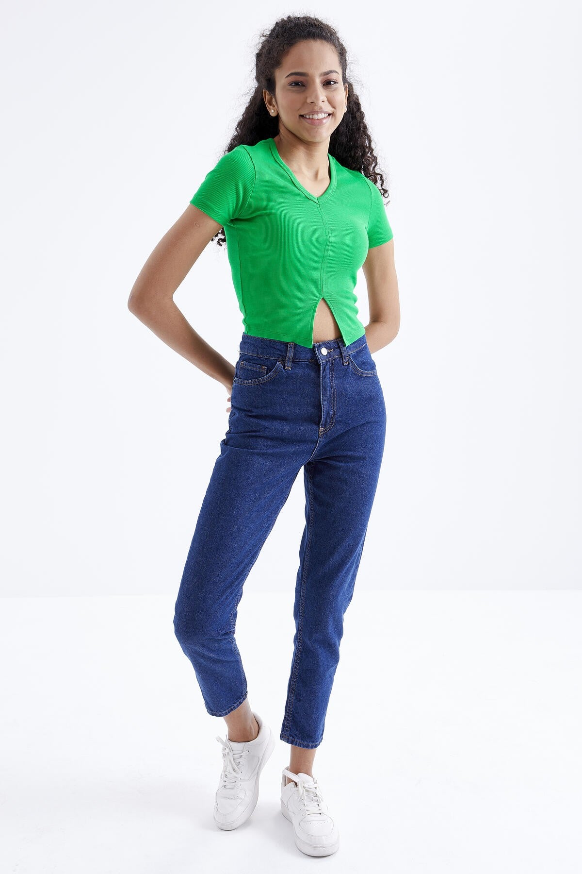 Green Basic Front Slit V Neck Women's Crop Top T-Shirt - 97206