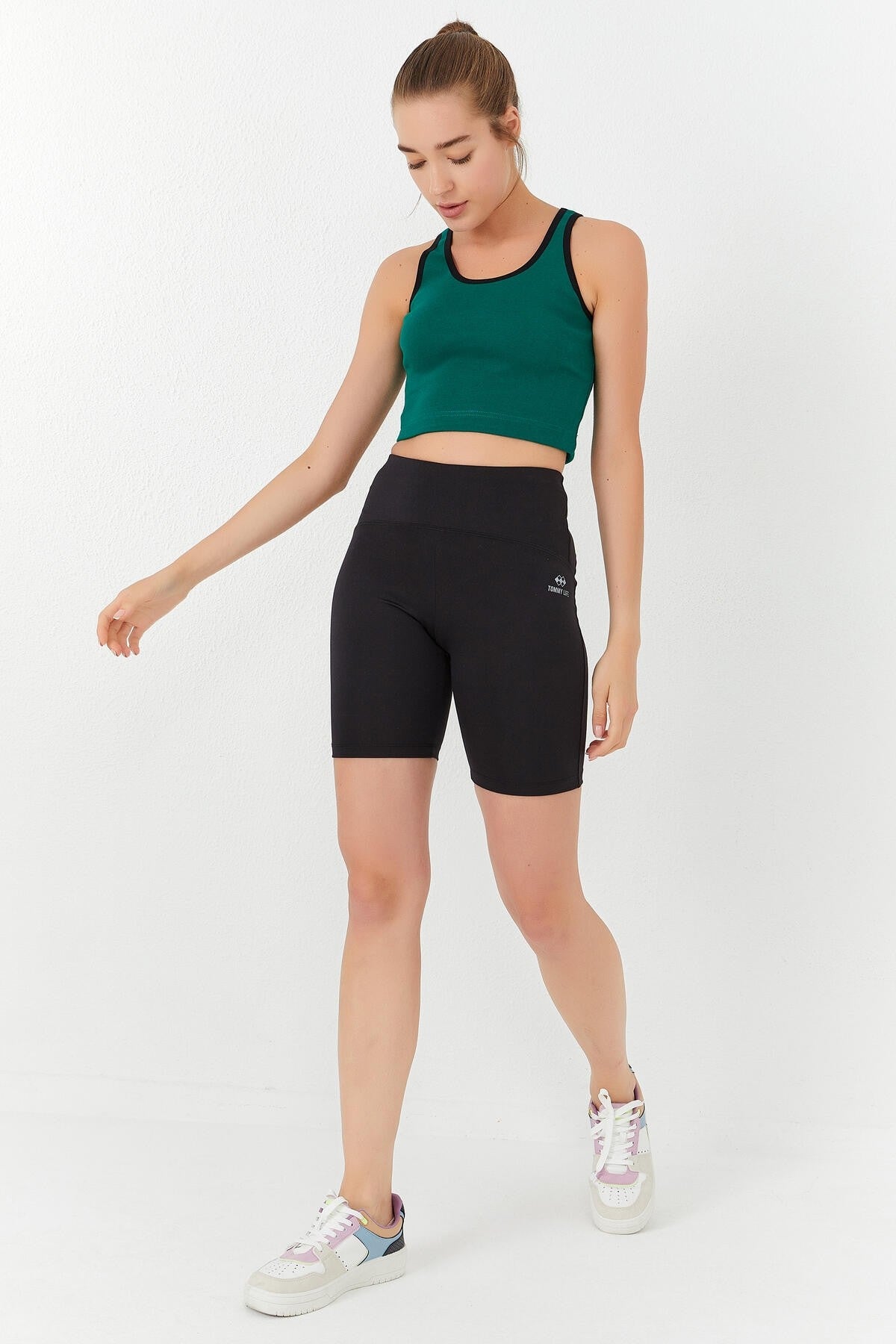 Green Basic Zero Sleeve Narrow Fit U Neck Women's Crop Top Singlet - 97162